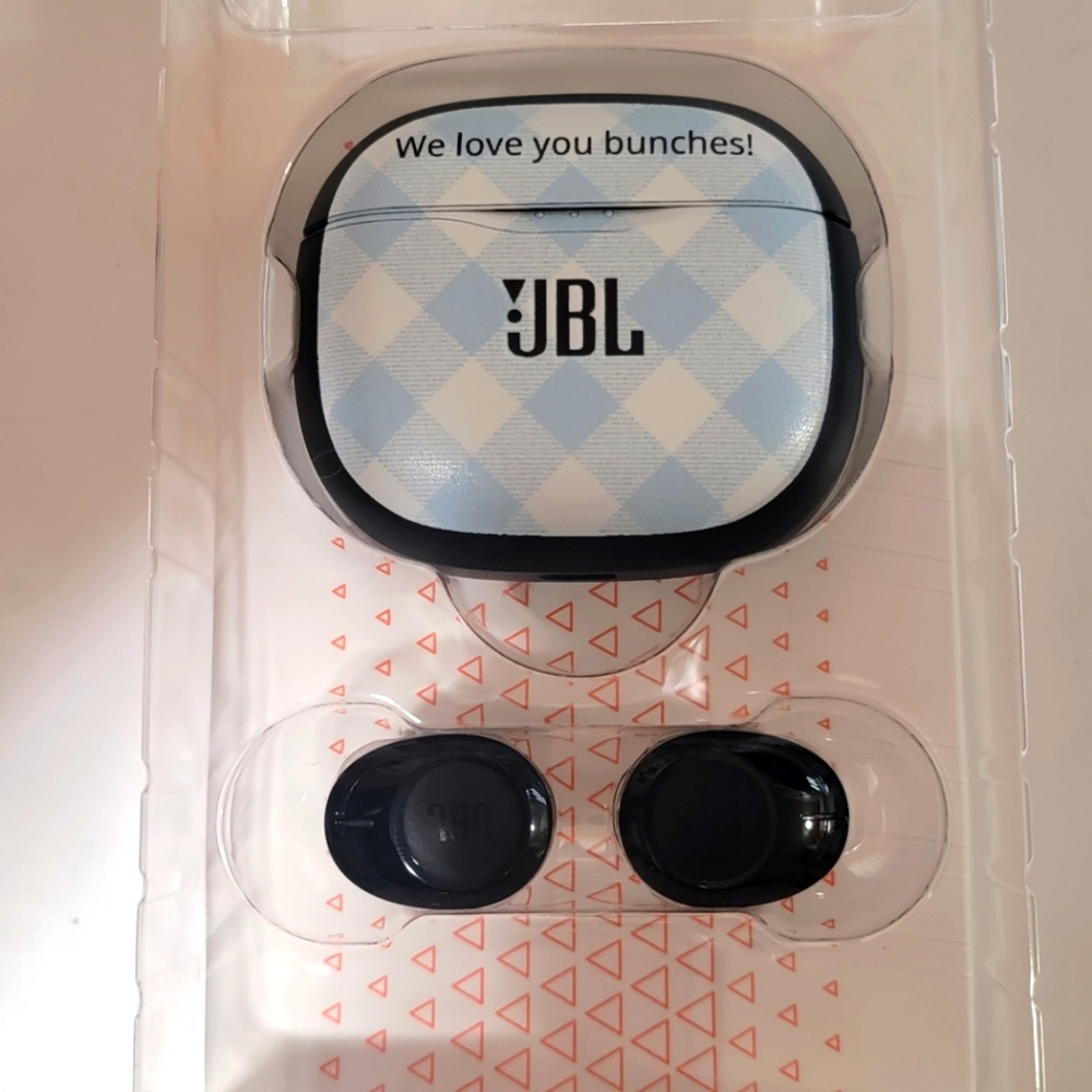 Wireless earbuds